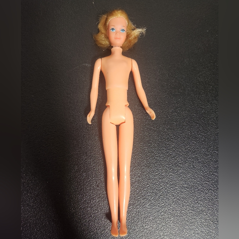 Vintage Growing Up Skipper Doll